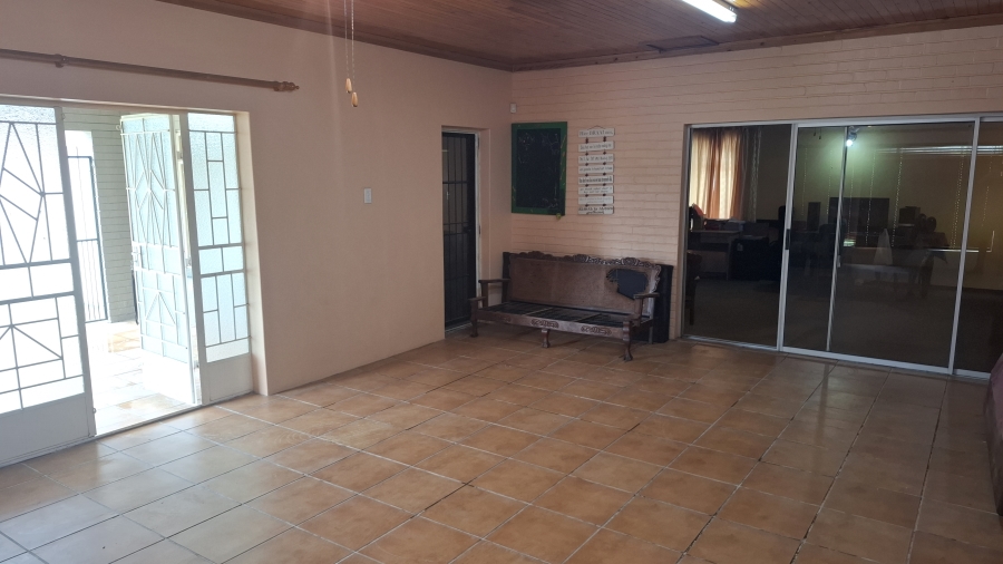 3 Bedroom Property for Sale in Kroonheuwel Free State